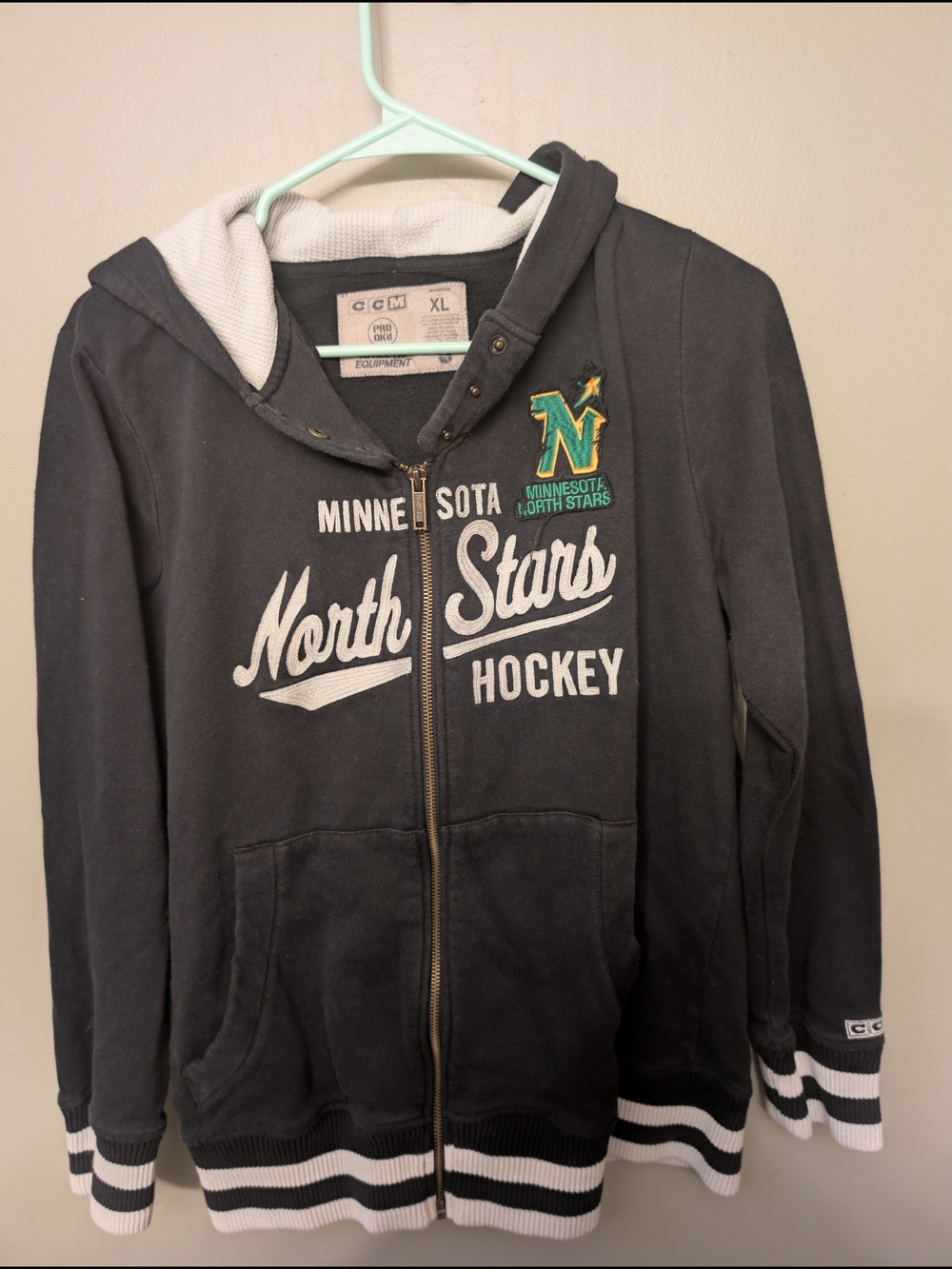 CCM Minnesota North Stars Retro Full Zip Hoodie Women’s XL NHL